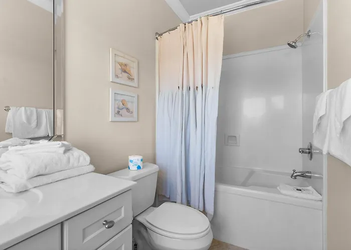 Elegant House & With Private Pool On-site Golf & Wraparound Porch Holiday home *