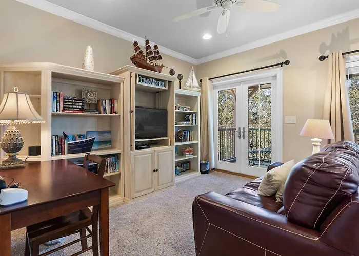 Holiday home Elegant House & With Private Pool On-site Golf & Wraparound Porch *