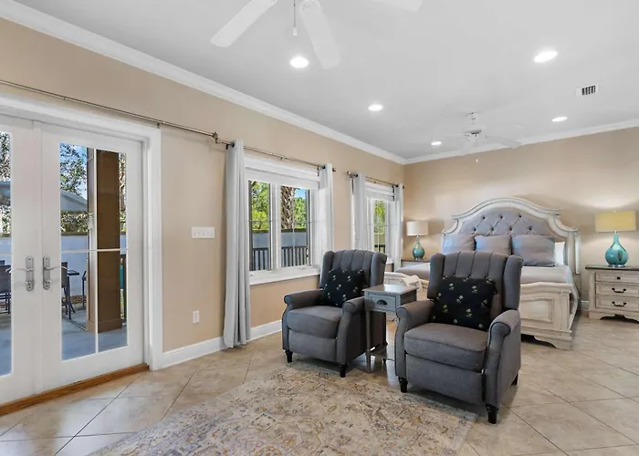 Elegant House & With Private Pool On-site Golf & Wraparound Porch Holiday home *