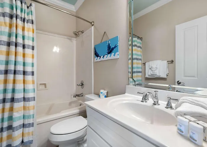 Elegant House & With Private Pool On-site Golf & Wraparound Porch Holiday home
